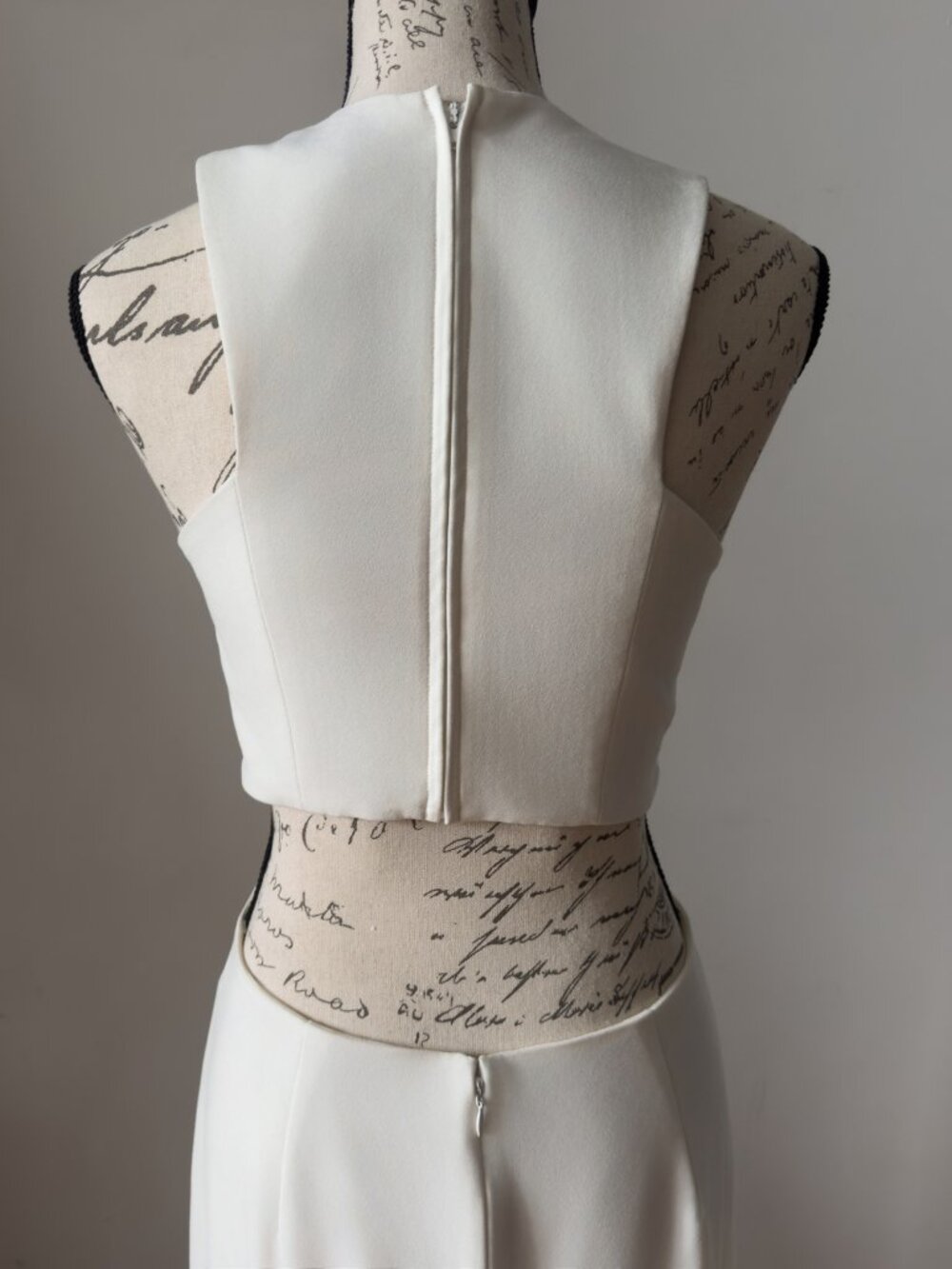 Halston Heritage Ivory Cutout Crepe Gown Size 4 - Picture 6 of 13
